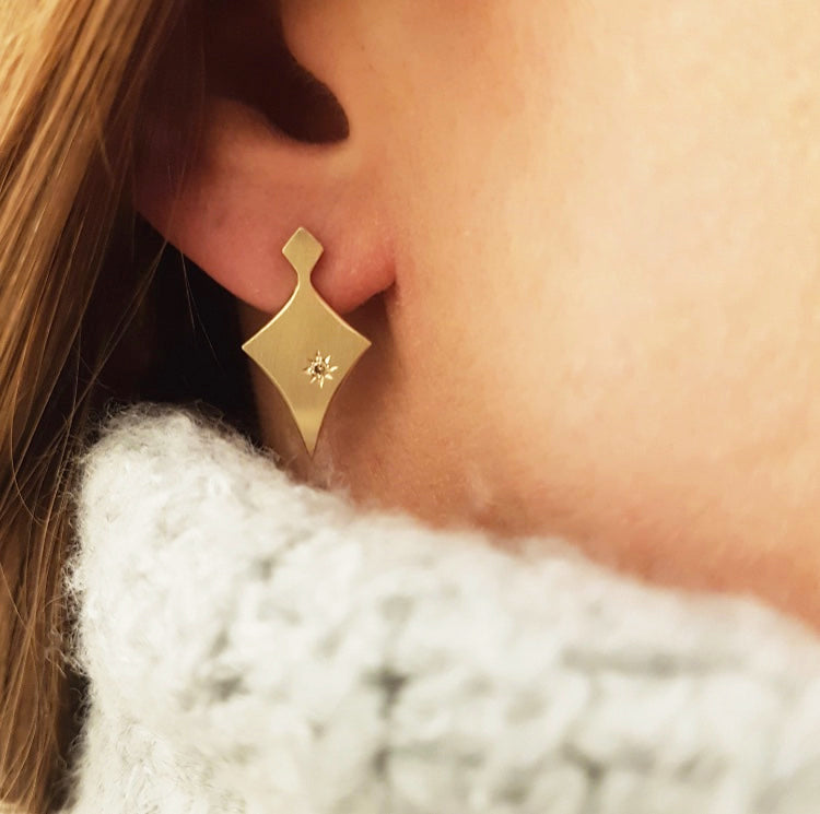 Síne Vasquez - 14k Yellow Gold Large Lark Diamond Stud Earrings - DESIGNYARD, Dublin Ireland.